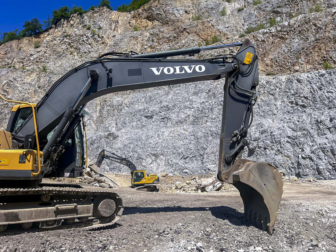 VOLVO EC220D - 크롤러 굴삭기 : 사진 4 VOLVO EC220D - 크롤러 굴삭기 : 사진 4