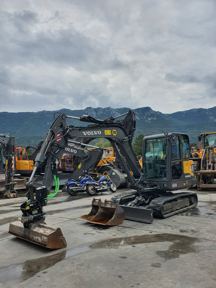 VOLVO EC60E - 미니 굴삭기 : 사진 3 VOLVO EC60E - 미니 굴삭기 : 사진 3