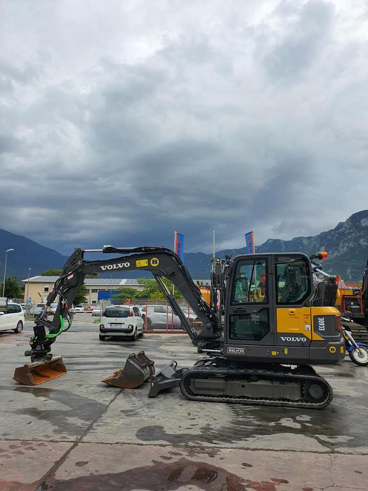 VOLVO EC60E - 미니 굴삭기 : 사진 2 VOLVO EC60E - 미니 굴삭기 : 사진 2