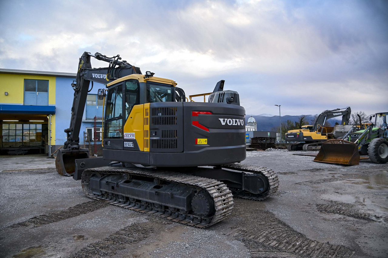 VOLVO ECR235EL - 크롤러 굴삭기 : 사진 5 VOLVO ECR235EL - 크롤러 굴삭기 : 사진 5