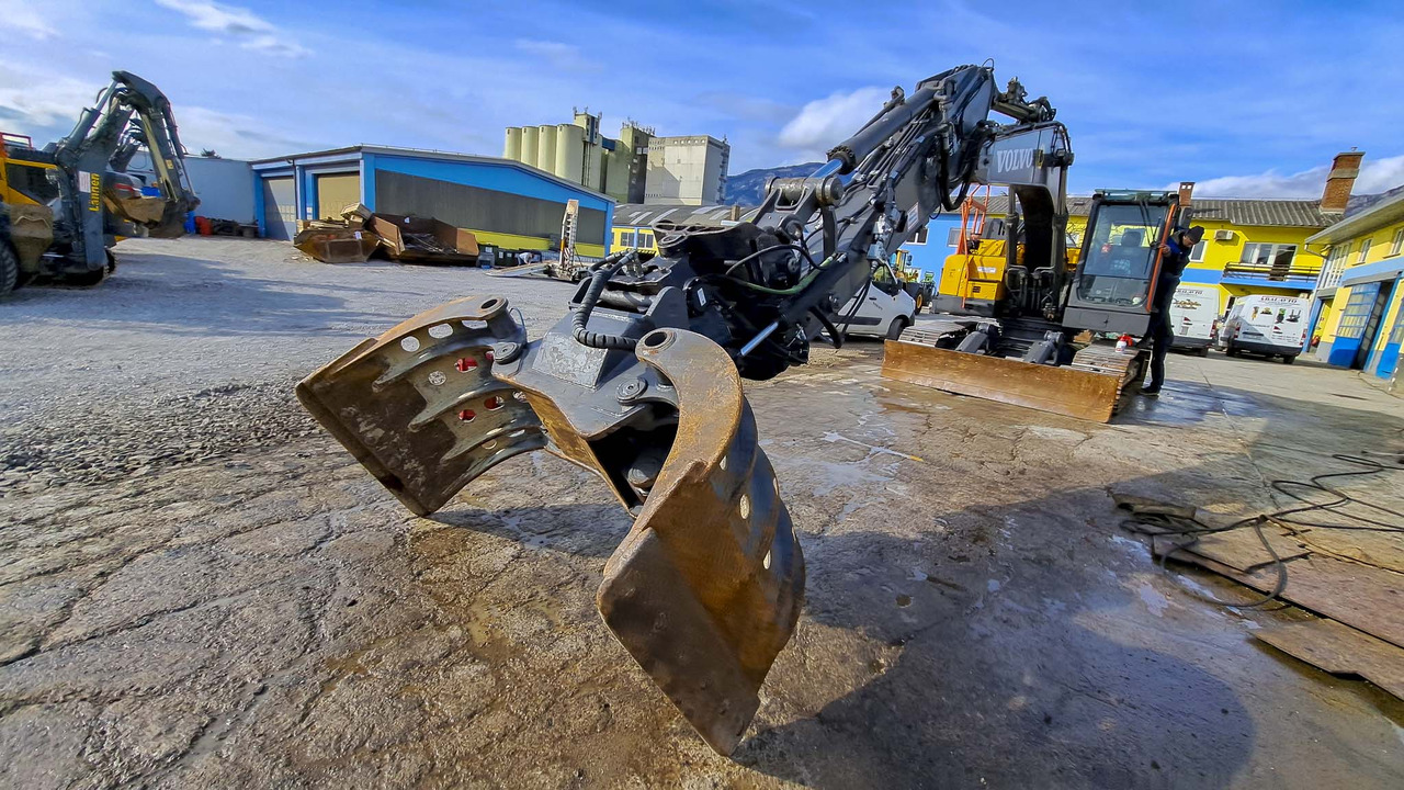 VOLVO ECR235EL - 크롤러 굴삭기 : 사진 2 VOLVO ECR235EL - 크롤러 굴삭기 : 사진 2