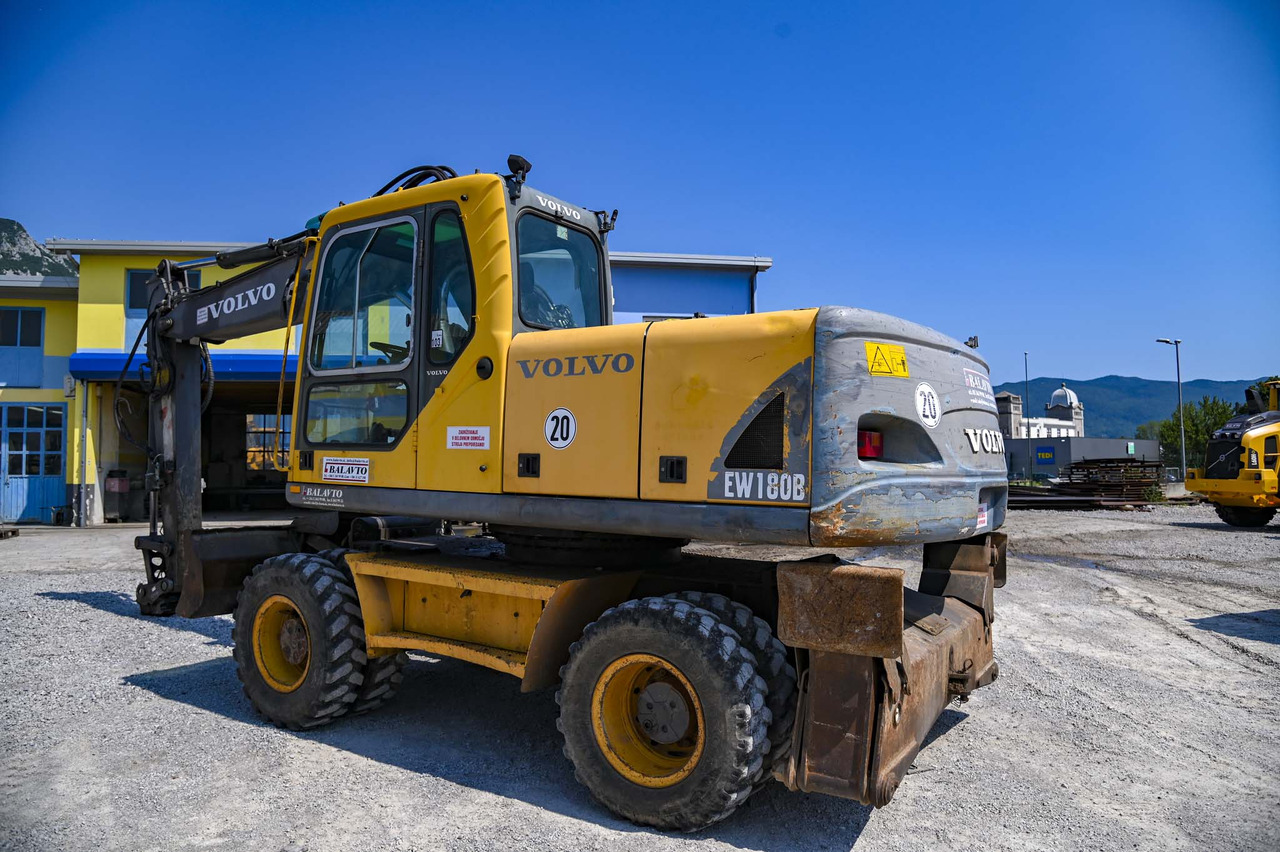 VOLVO EW180B - 휠 굴삭기 : 사진 4 VOLVO EW180B - 휠 굴삭기 : 사진 4