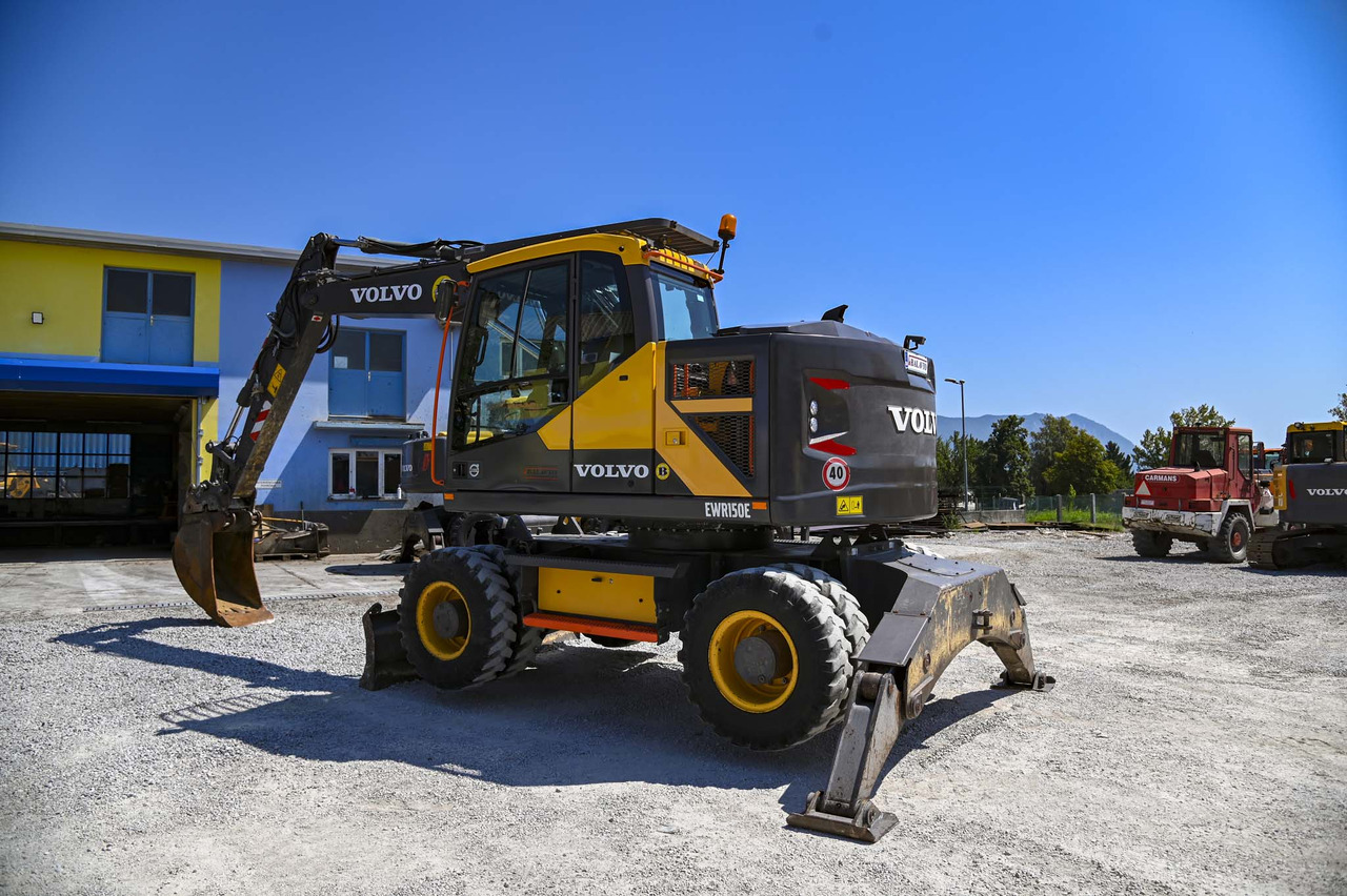 VOLVO EWR150E - 휠 굴삭기 : 사진 4 VOLVO EWR150E - 휠 굴삭기 : 사진 4