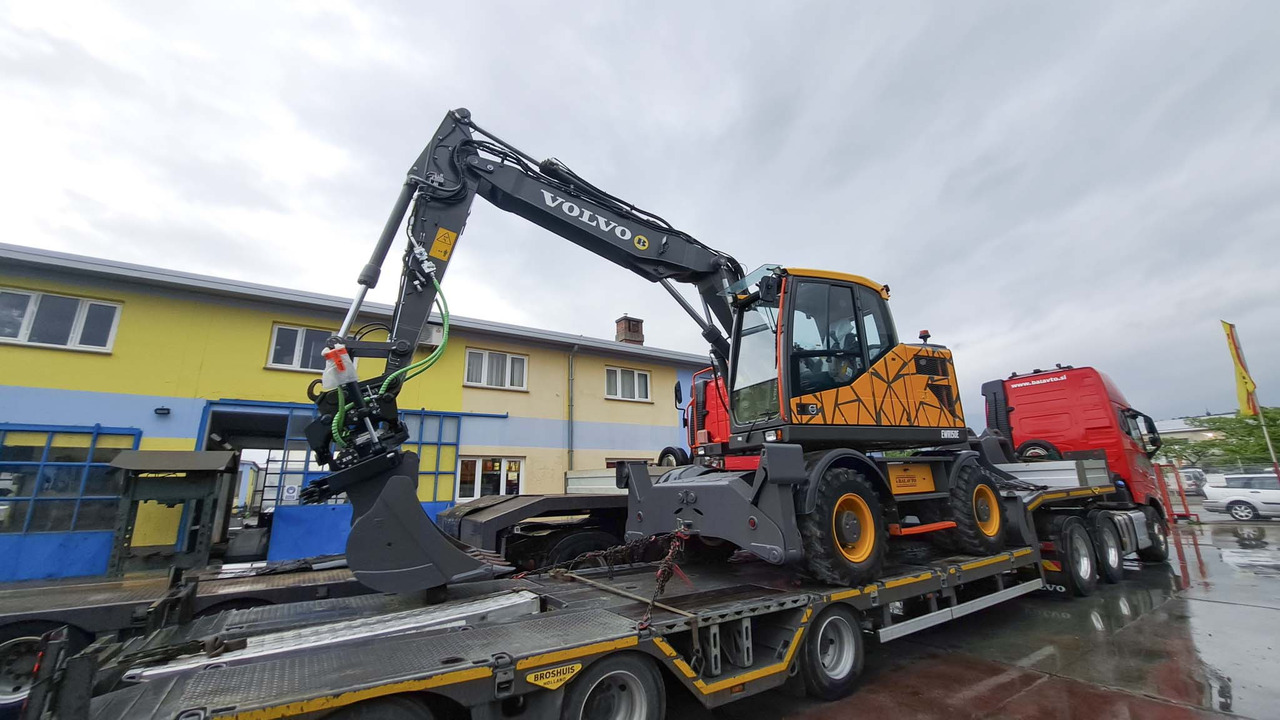 VOLVO EWR150E - 휠 굴삭기 : 사진 1 VOLVO EWR150E - 휠 굴삭기 : 사진 1