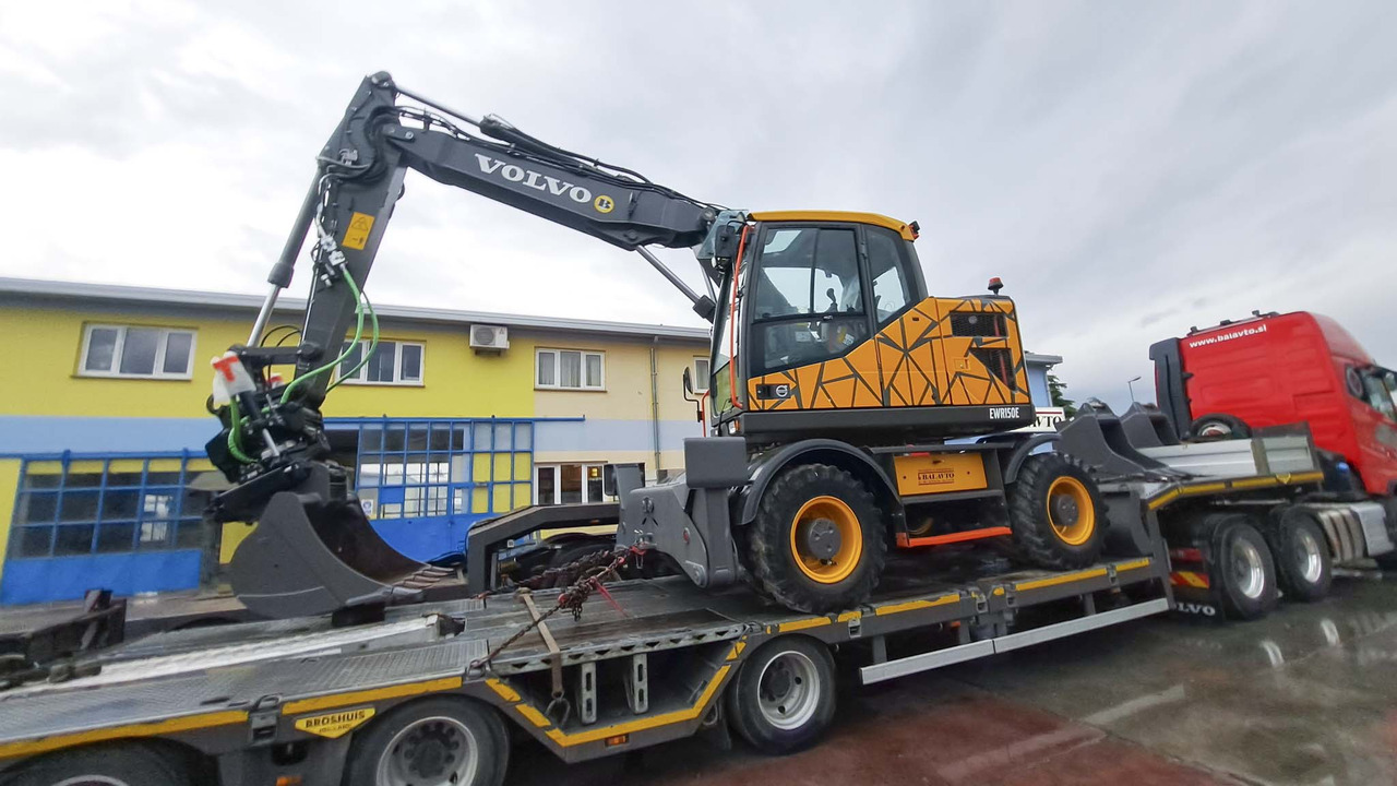 VOLVO EWR150E - 휠 굴삭기 : 사진 2 VOLVO EWR150E - 휠 굴삭기 : 사진 2