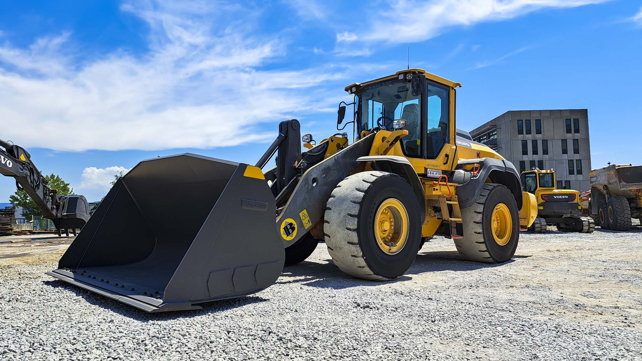 VOLVO L120H - 휠 로더 : 사진 2 VOLVO L120H - 휠 로더 : 사진 2
