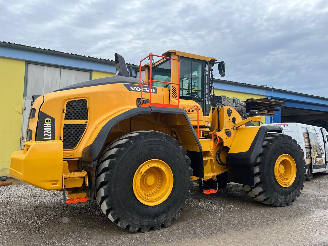 Volvo L220H - 휠 로더 : 사진 1 Volvo L220H - 휠 로더 : 사진 1