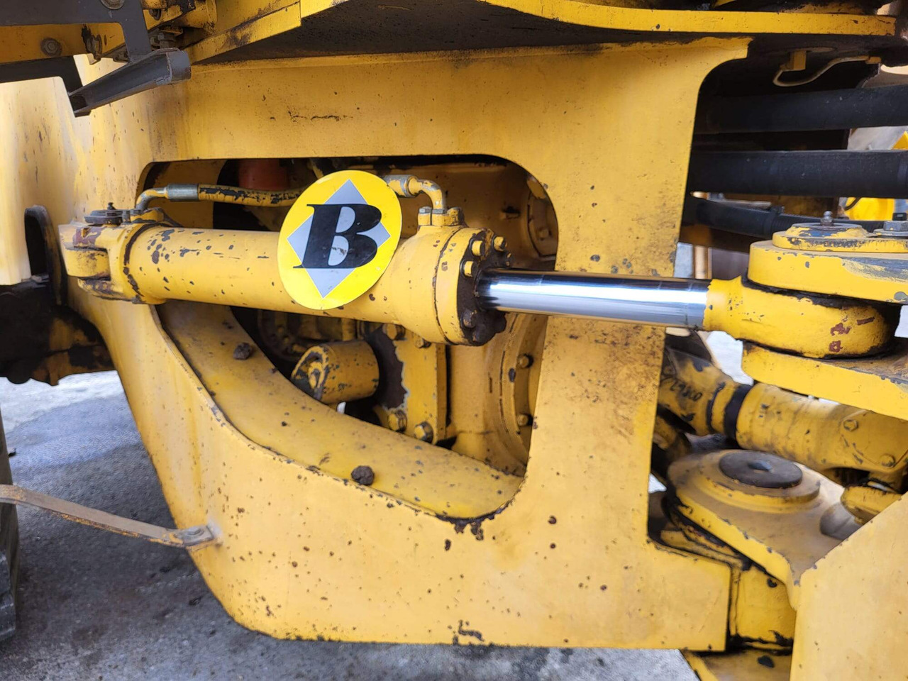 Volvo hydraulic cylinder - 유압 실린더 로더 용 : 사진 1 Volvo hydraulic cylinder - 유압 실린더 로더 용 : 사진 1