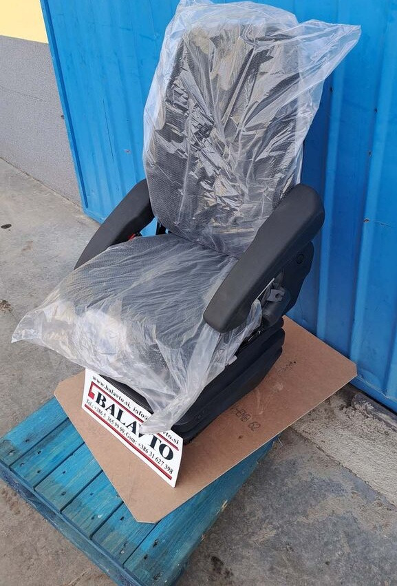Volvo seat 11309082 for Volvo L45F, L45G, L45H, L50F, L50G, L50H - 좌석 휠 로더 용 : 사진 2 Volvo seat 11309082 for Volvo L45F, L45G, L45H, L50F, L50G, L50H - 좌석 휠 로더 용 : 사진 2