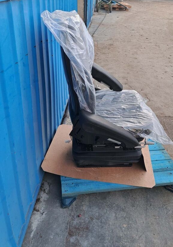 Volvo seat 11309082 for Volvo L45F, L45G, L45H, L50F, L50G, L50H - 좌석 휠 로더 용 : 사진 3 Volvo seat 11309082 for Volvo L45F, L45G, L45H, L50F, L50G, L50H - 좌석 휠 로더 용 : 사진 3