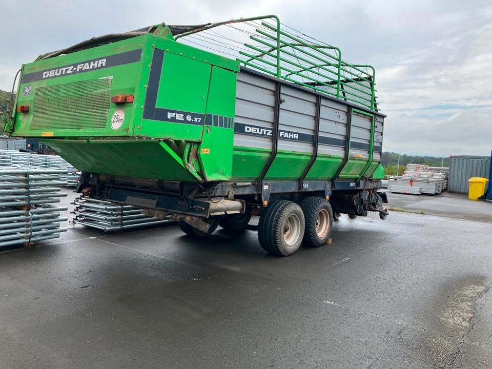 Deutz Fahr Ladewagen FE 6.37 mit Querförderband - 셀프 로딩 왜건 : 사진 1 Deutz Fahr Ladewagen FE 6.37 mit Querförderband - 셀프 로딩 왜건 : 사진 1