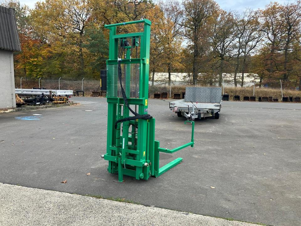 Heckstapler Dreipunkt mit Kistendrehgerät - 포크 : 사진 2 Heckstapler Dreipunkt mit Kistendrehgerät - 포크 : 사진 2