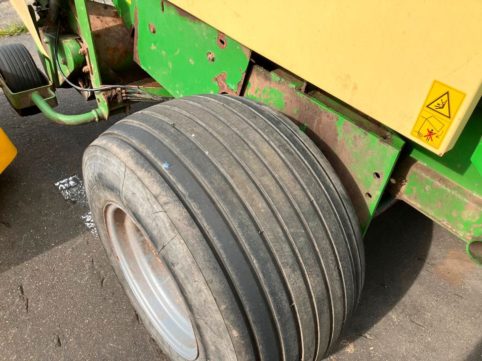 Krone Rundballenpresse VP 1500 MC Schneidwerk Netzbindung - 원형 베일러 : 사진 3 Krone Rundballenpresse VP 1500 MC Schneidwerk Netzbindung - 원형 베일러 : 사진 3
