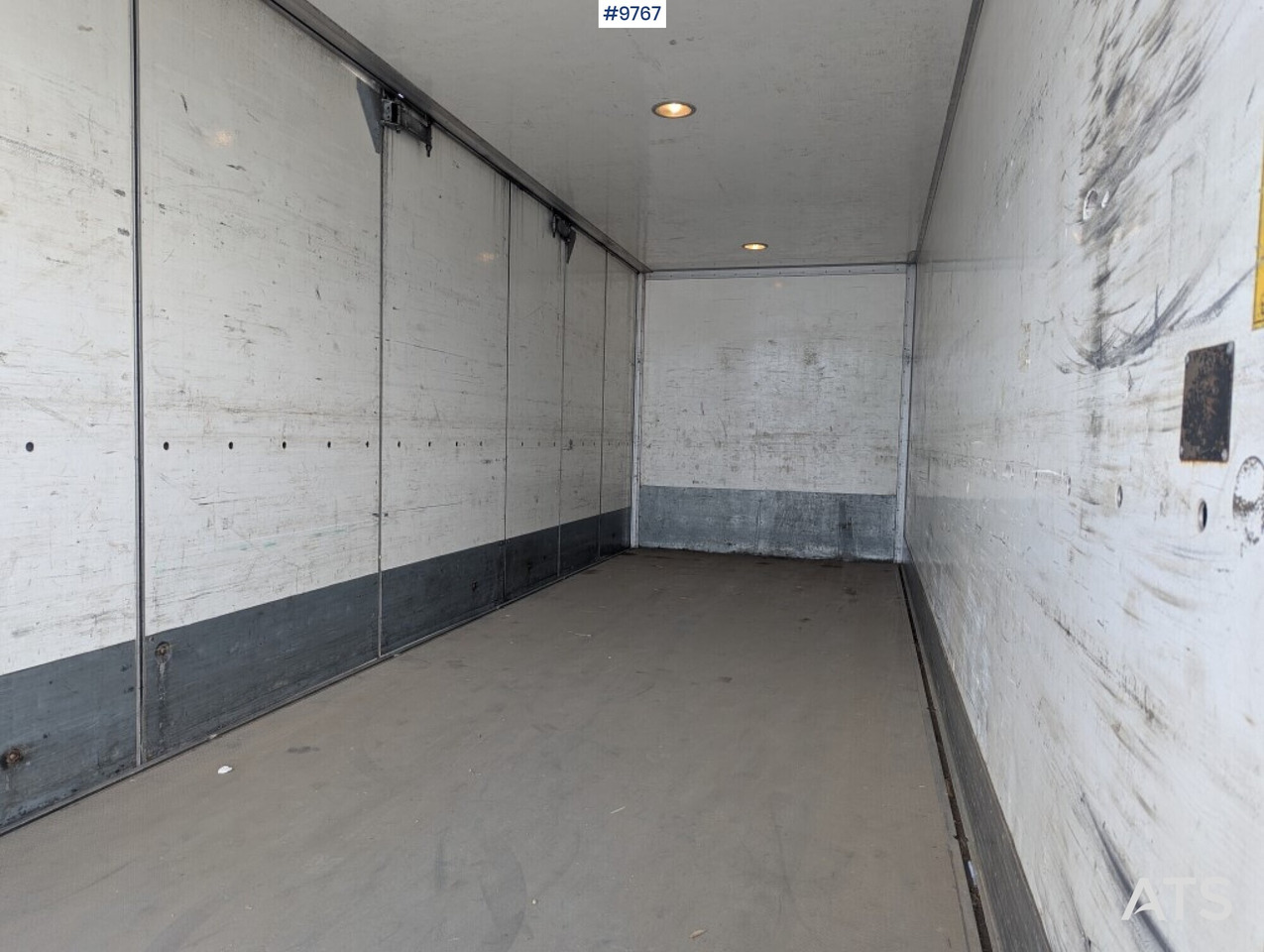 Box Truck Scania P320 4X2 with tail lift - 박스 트럭 : 사진 5 Box Truck Scania P320 4X2 with tail lift - 박스 트럭 : 사진 5