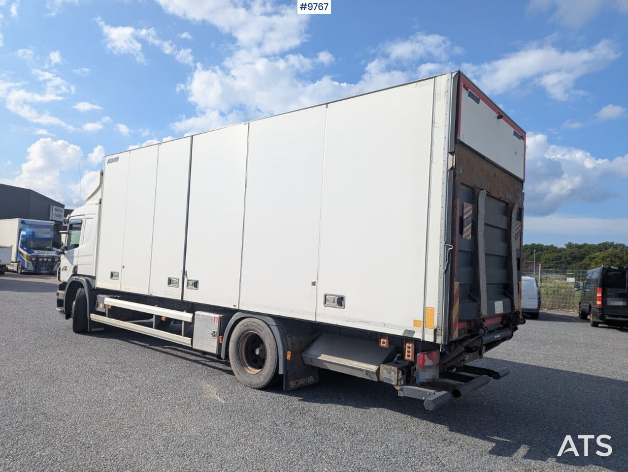 Box Truck Scania P320 4X2 with tail lift - 박스 트럭 : 사진 3 Box Truck Scania P320 4X2 with tail lift - 박스 트럭 : 사진 3