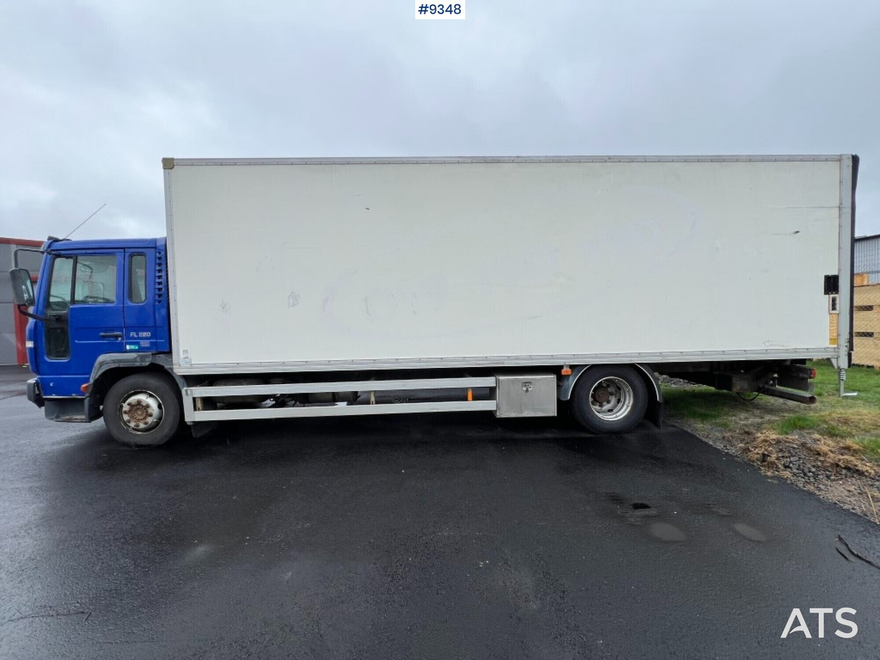 Box Truck Volvo FL6 4X2 with tail lift - 박스 트럭 : 사진 3 Box Truck Volvo FL6 4X2 with tail lift - 박스 트럭 : 사진 3