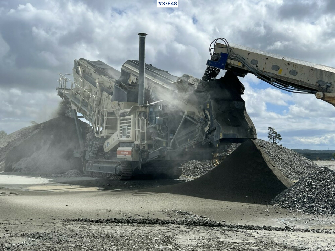 Crusher on tracks, Metso Lokotrack LT 330D (See video) - 크러셔 : 사진 2 Crusher on tracks, Metso Lokotrack LT 330D (See video) - 크러셔 : 사진 2