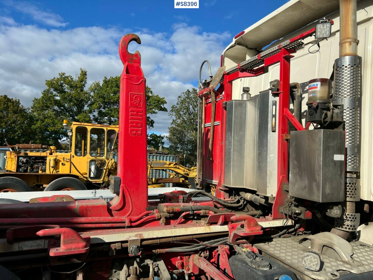 Hooklift truck Scania R580 8X4*4 with Plow and salt equipped - 후크 리프트 트럭 : 사진 4 Hooklift truck Scania R580 8X4*4 with Plow and salt equipped - 후크 리프트 트럭 : 사진 4