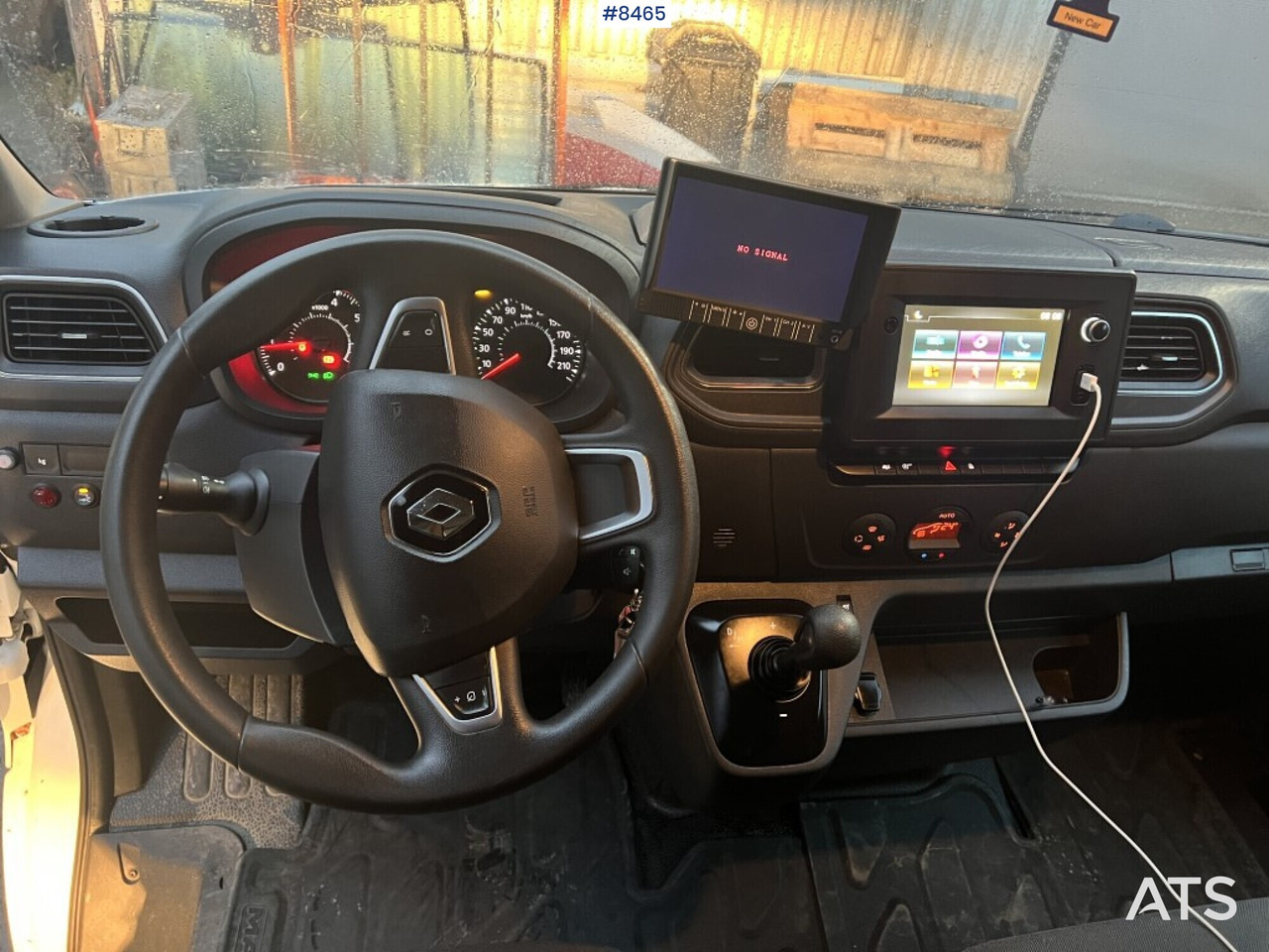 Interior photo 1: 리스  Renault master with tail lift Renault master with tail lift