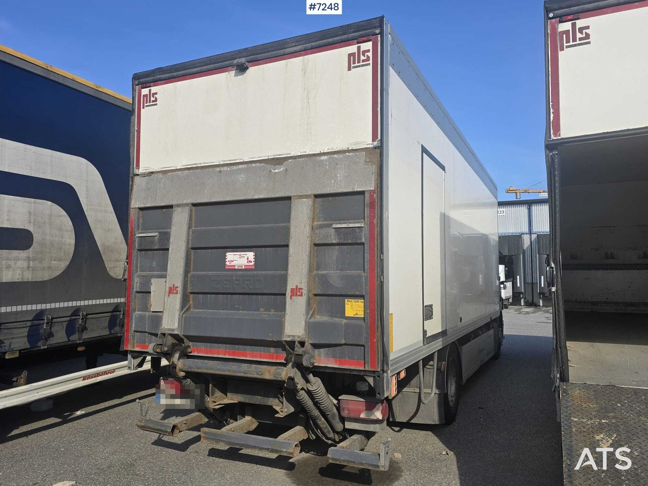 Scania P320 Box truck with tail lift - 박스 트럭 : 사진 4 Scania P320 Box truck with tail lift - 박스 트럭 : 사진 4