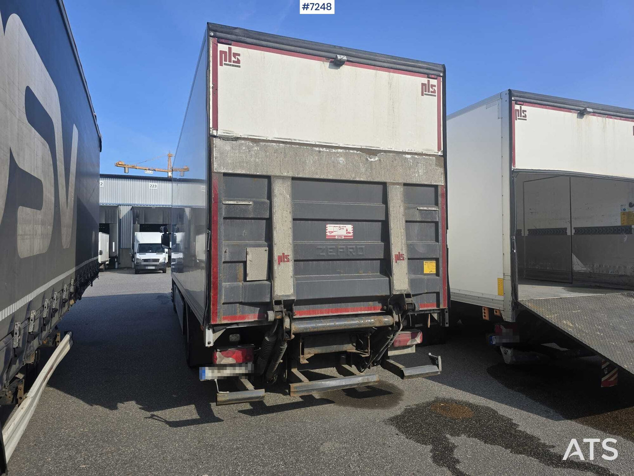 Scania P320 Box truck with tail lift - 박스 트럭 : 사진 3 Scania P320 Box truck with tail lift - 박스 트럭 : 사진 3