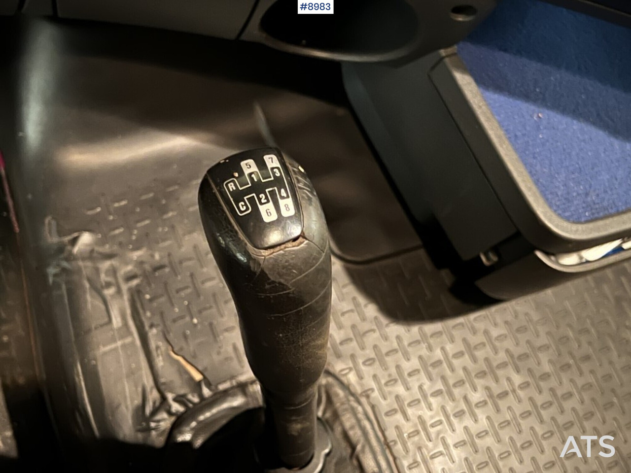 Interior photo 2: 리스  Tractor unit- SCANIA R420 LA 4X2 MNA Tractor unit- SCANIA R420 LA 4X2 MNA