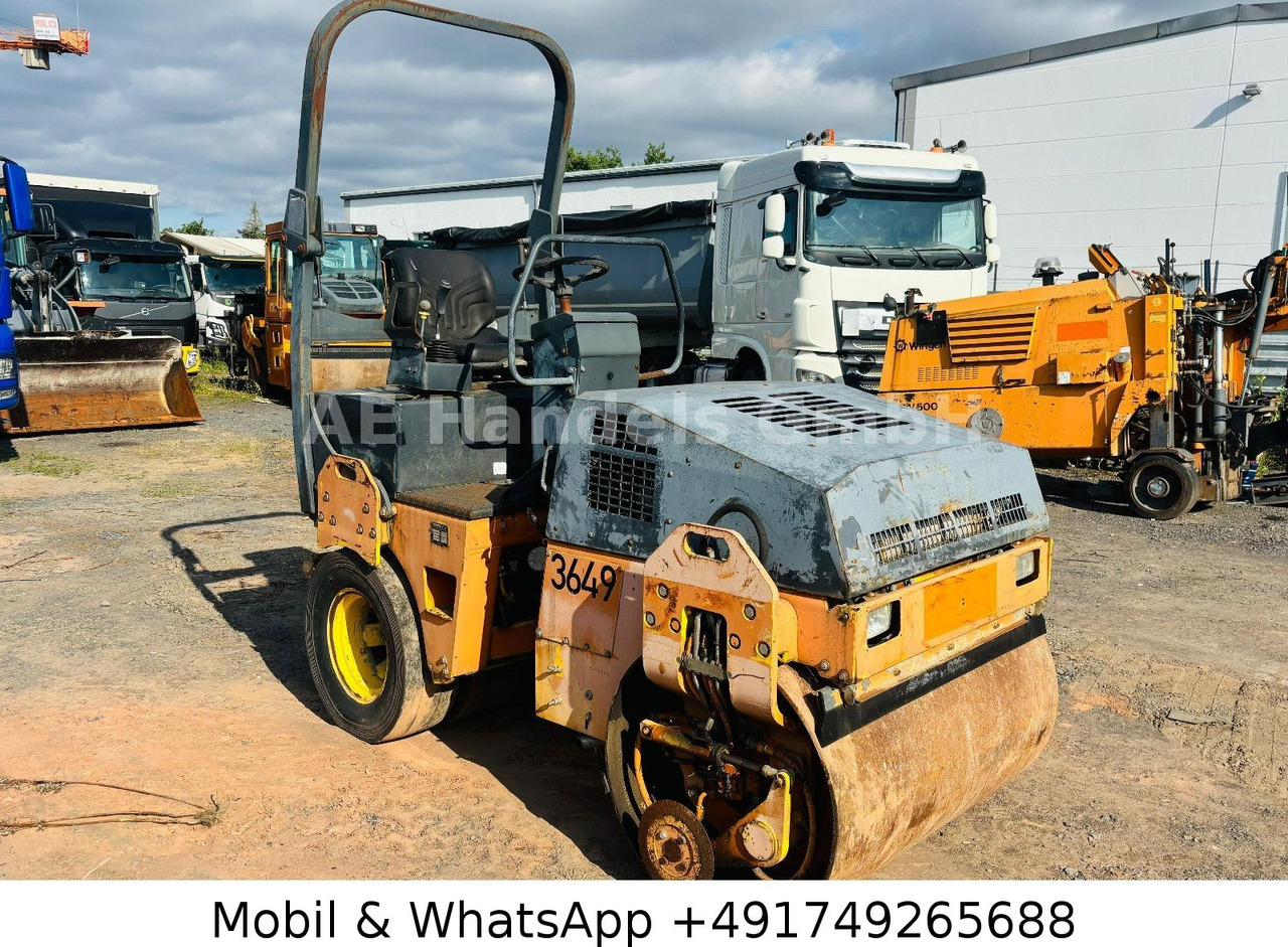 BOMAG Vibrokombiwalze BW 135 AC *Wasserkühlung - 콤비네이션 롤러 : 사진 3 BOMAG Vibrokombiwalze BW 135 AC *Wasserkühlung - 콤비네이션 롤러 : 사진 3