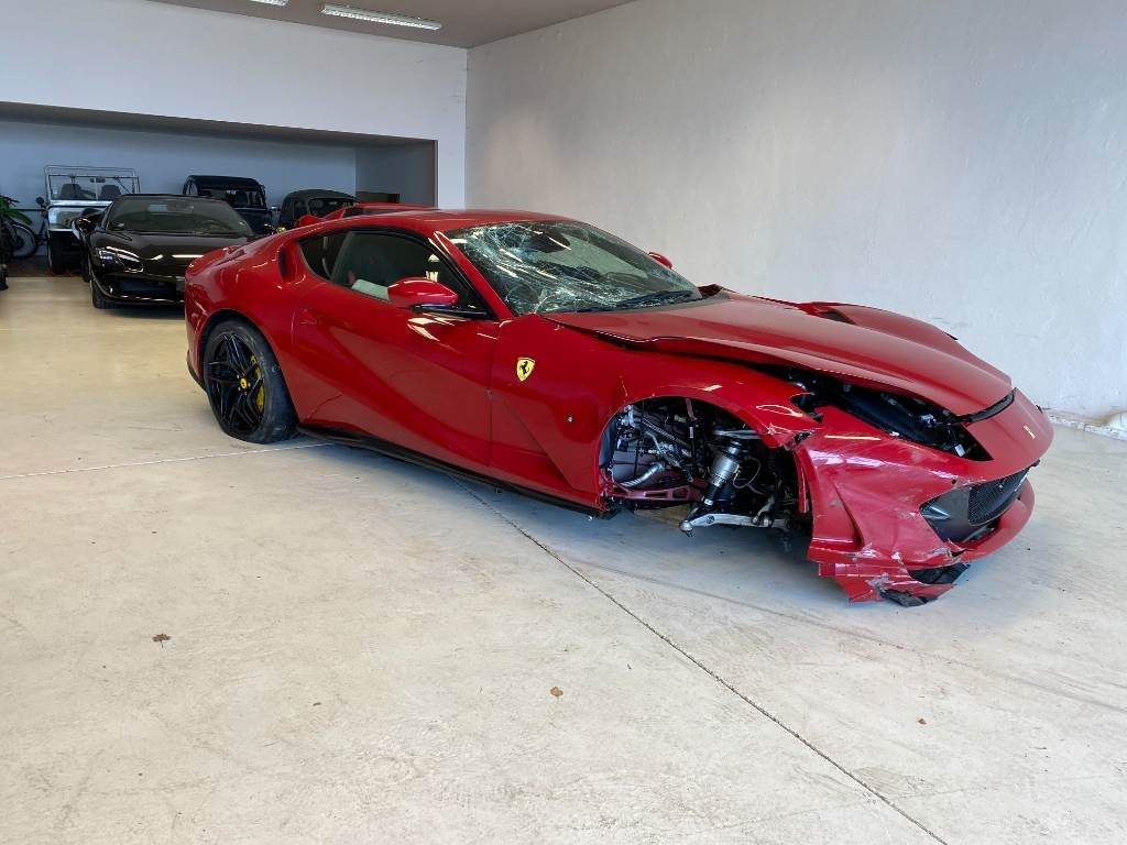 Ferrari 812 SUPERFAST / ROSSO 70ANNI endommagé - 차량 : 사진 4 Ferrari 812 SUPERFAST / ROSSO 70ANNI endommagé - 차량 : 사진 4