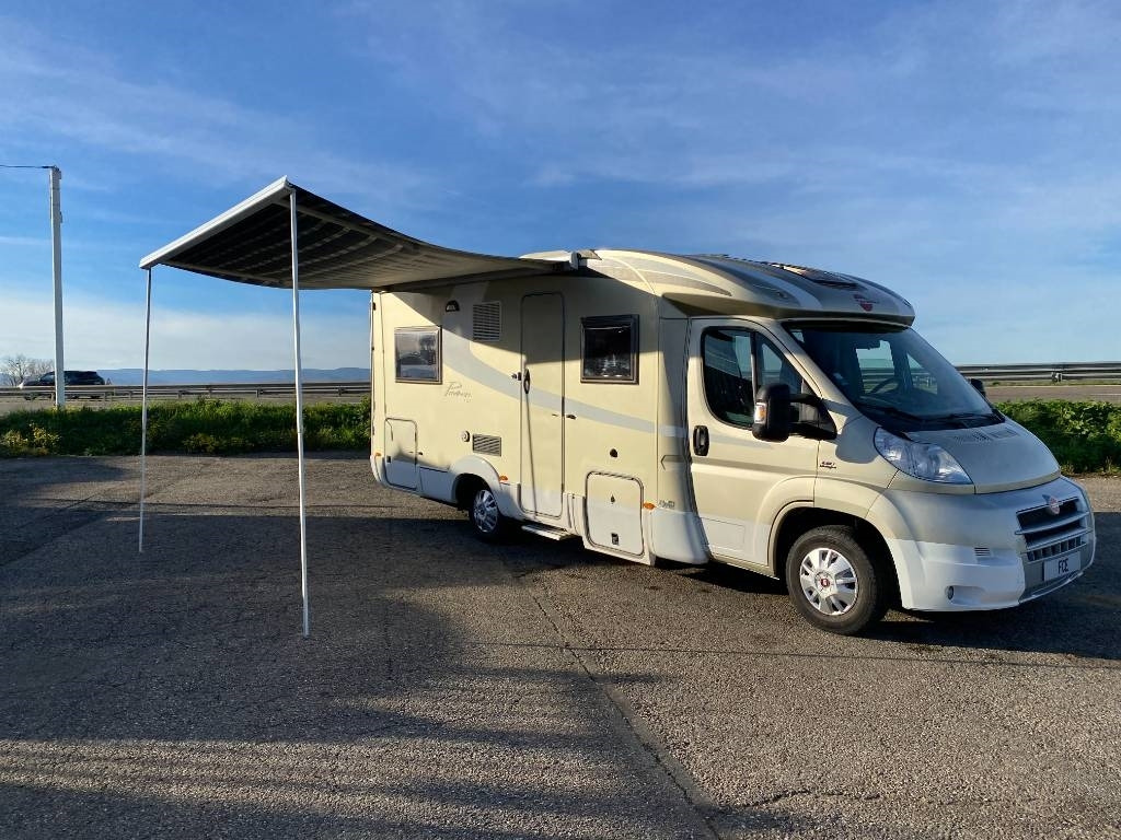 Fiat BURSTNER Privilège T615-DUCATO 130 M/Jet endommagé - 세미 통합 모터홈 : 사진 4 Fiat BURSTNER Privilège T615-DUCATO 130 M/Jet endommagé - 세미 통합 모터홈 : 사진 4