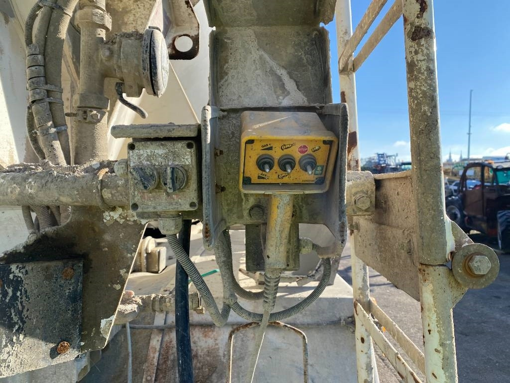 콘크리트 믹서 펌프 트럭 Imer IMER LT8.7-SL / ROTATHEAM TS13 : 사진 28 콘크리트 믹서 펌프 트럭 Imer IMER LT8.7-SL / ROTATHEAM TS13 : 사진 28