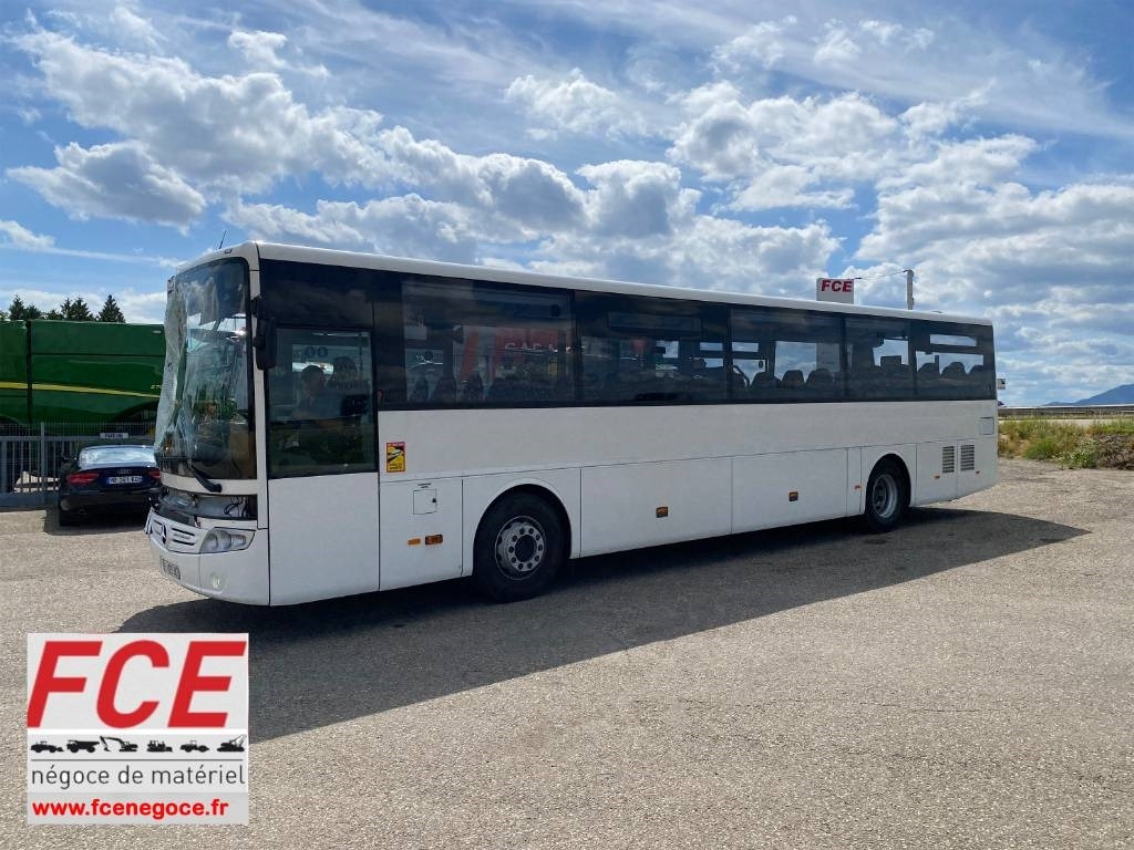 Mercedes-Benz INTOURO Court 220Kws/Boite Manuelle endommagé - 교외 버스 : 사진 1 Mercedes-Benz INTOURO Court 220Kws/Boite Manuelle endommagé - 교외 버스 : 사진 1
