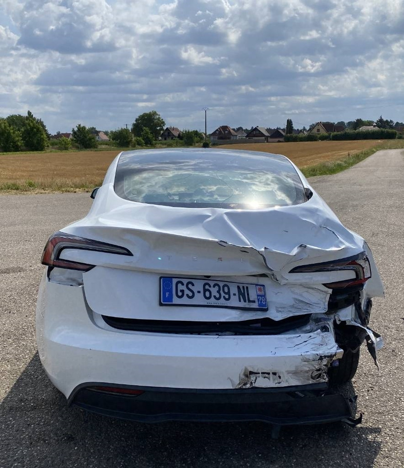 Tesla MODEL 3 5YJ3 Carte Grise Française endommagée - 차량 : 사진 5 Tesla MODEL 3 5YJ3 Carte Grise Française endommagée - 차량 : 사진 5