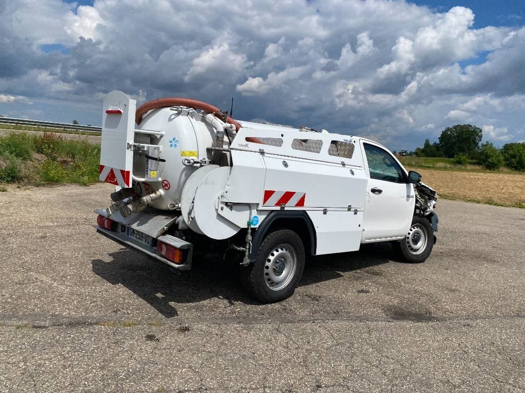 Toyota HILUX 2.4 D4D /MINIMAX COMBINE LONGWAY endommagé - 진공 흡입 트럭 : 사진 4 Toyota HILUX 2.4 D4D /MINIMAX COMBINE LONGWAY endommagé - 진공 흡입 트럭 : 사진 4
