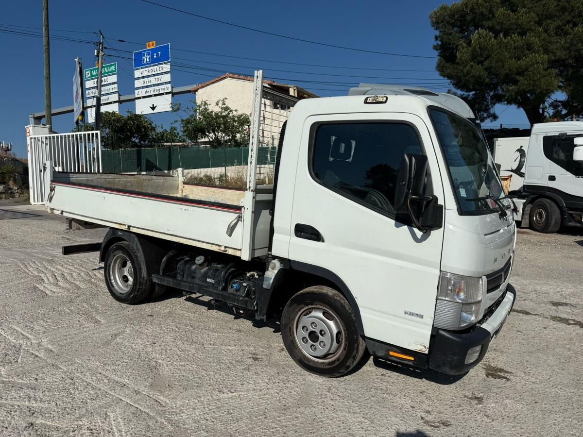 Mitsubishi Fuso Canter 3C15 - 덤프 밴 : 사진 3 Mitsubishi Fuso Canter 3C15 - 덤프 밴 : 사진 3