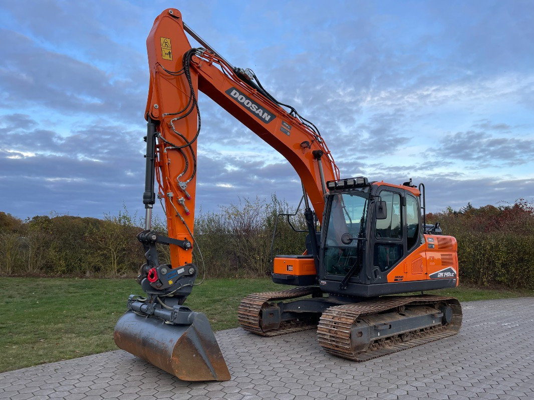 Doosan DX140LC-7 - 크롤러 굴삭기 : 사진 1 Doosan DX140LC-7 - 크롤러 굴삭기 : 사진 1