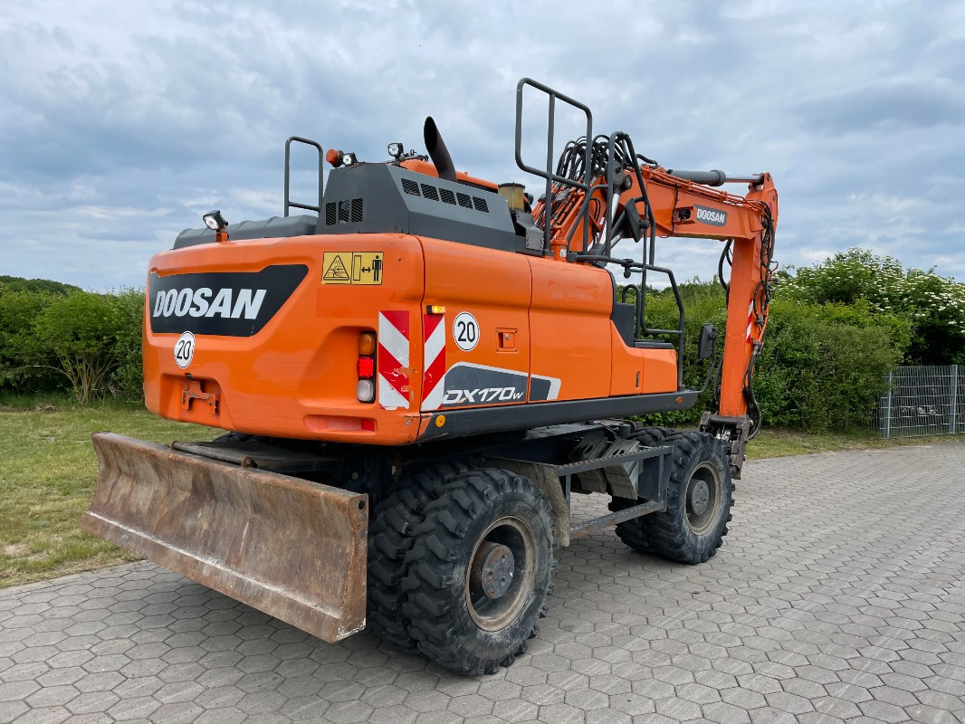Doosan DX170W-5 - 모바일 크레인 : 사진 2 Doosan DX170W-5 - 모바일 크레인 : 사진 2