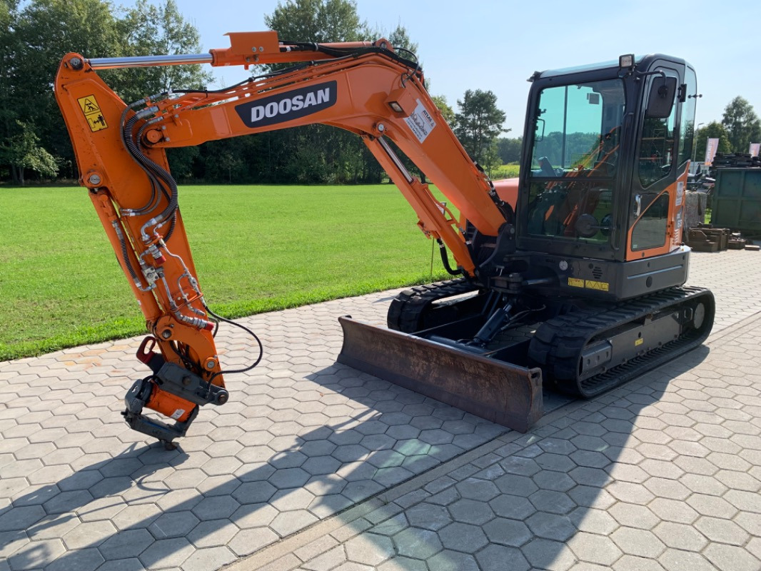 Doosan DX63-3 - 미니 굴삭기 : 사진 1 Doosan DX63-3 - 미니 굴삭기 : 사진 1