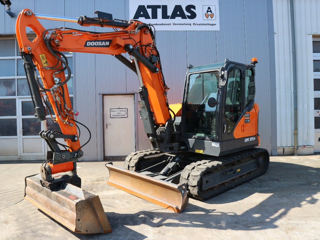 Doosan DX85R-7 - 미니 굴삭기 : 사진 1 Doosan DX85R-7 - 미니 굴삭기 : 사진 1