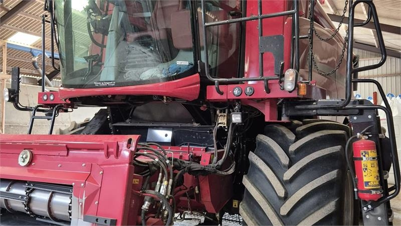 Case IH Axial Flow 6140 Axial Flow 6140 X-flow - 목초수확기 : 사진 3 Case IH Axial Flow 6140 Axial Flow 6140 X-flow - 목초수확기 : 사진 3