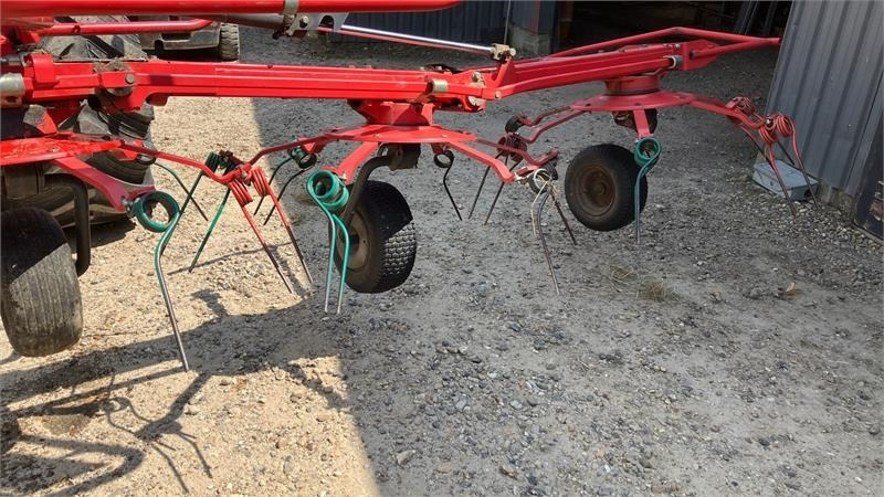 Kverneland 659 - 6 Rotor vender Vender - 반전기/ 레이크 : 사진 4 Kverneland 659 - 6 Rotor vender Vender - 반전기/ 레이크 : 사진 4
