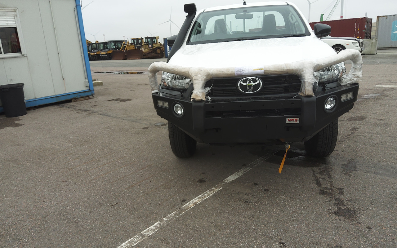 Toyota Hilux / Revo RHD Pick-up single Cab 2.8L Diesel Manual - 픽업트럭 : 사진 2 Toyota Hilux / Revo RHD Pick-up single Cab 2.8L Diesel Manual - 픽업트럭 : 사진 2