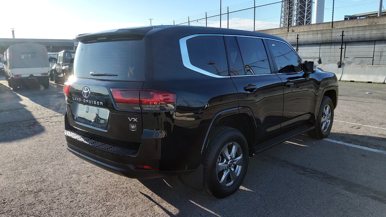 Toyota Land Cruiser 300 V6 VX 7 SEATERS / PLACES 3.5L Petrol Automatic VXVHO - 차량 : 사진 4 Toyota Land Cruiser 300 V6 VX 7 SEATERS / PLACES 3.5L Petrol Automatic VXVHO - 차량 : 사진 4