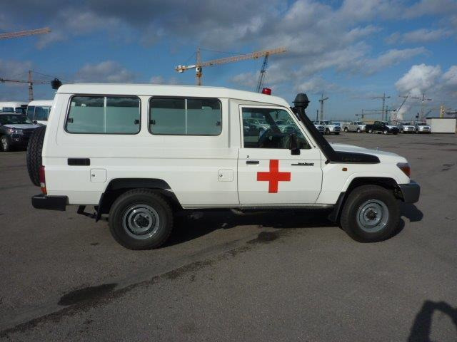 Toyota Land Cruiser 78 Metal top hzj 78 ambulance 4.2L Diesel Manual - 차량 : 사진 5 Toyota Land Cruiser 78 Metal top hzj 78 ambulance 4.2L Diesel Manual - 차량 : 사진 5