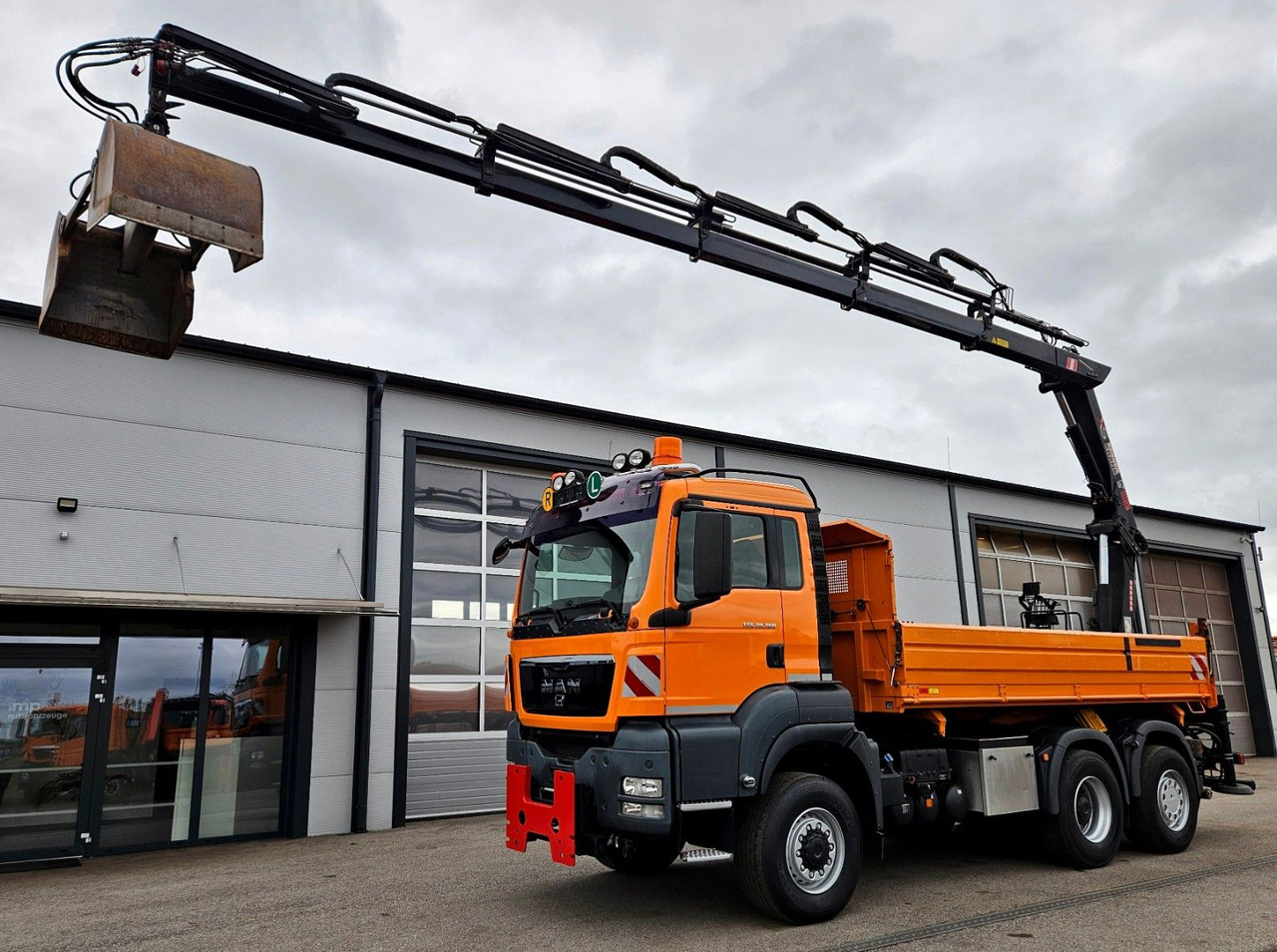 MAN TGS 28.360 6x4-4 HIAB 144E-4 Kran Euro5 - 덤프트럭, 크레인 트럭 : 사진 1 MAN TGS 28.360 6x4-4 HIAB 144E-4 Kran Euro5 - 덤프트럭, 크레인 트럭 : 사진 1