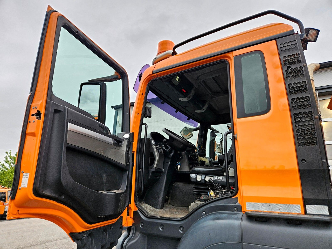 덤프트럭, 크레인 트럭 MAN TGS 28.360 6x4-4 HIAB 144E-4 Kran Euro5 : 사진 16