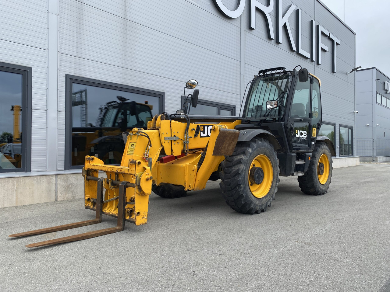 JCB 540-140 - 텔레스코픽 핸들러 : 사진 1 JCB 540-140 - 텔레스코픽 핸들러 : 사진 1