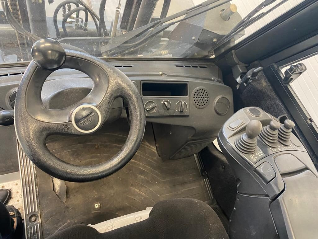 디젤 지게차 Linde H35D : 사진 9 디젤 지게차 Linde H35D : 사진 9