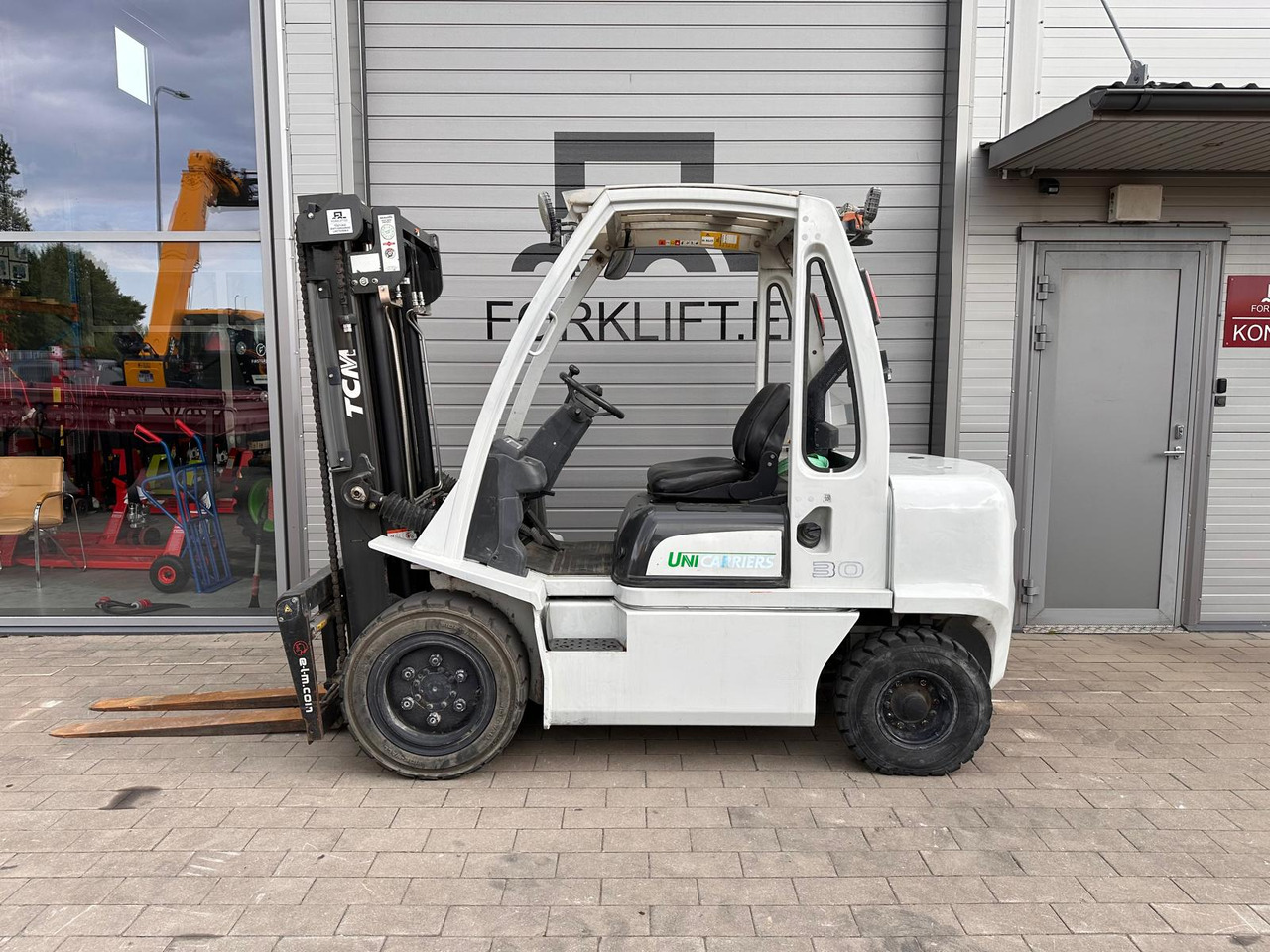 Unicarriers YG1D2A30Q - 디젤 지게차 : 사진 2 Unicarriers YG1D2A30Q - 디젤 지게차 : 사진 2