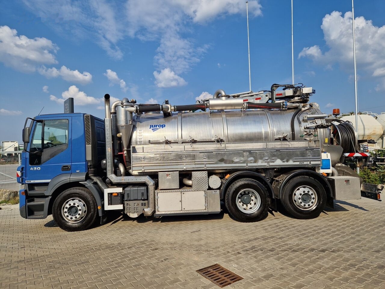 IVECO - 진공 흡입 트럭 : 사진 3 IVECO - 진공 흡입 트럭 : 사진 3