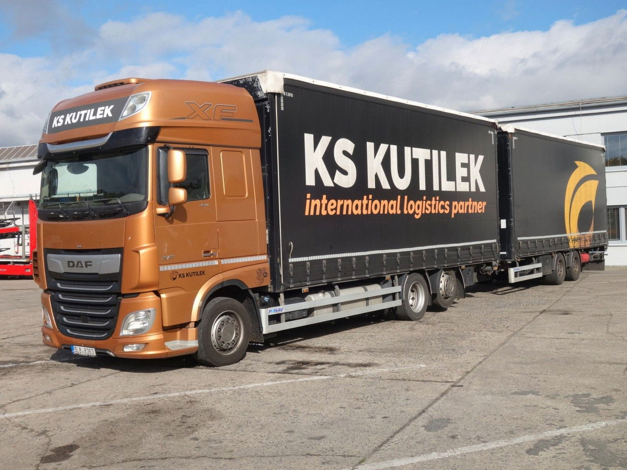 DAF XF 480 SSC, 120 cbm, Durchfahren - 커튼사이더 트럭 : 사진 1 DAF XF 480 SSC, 120 cbm, Durchfahren - 커튼사이더 트럭 : 사진 1